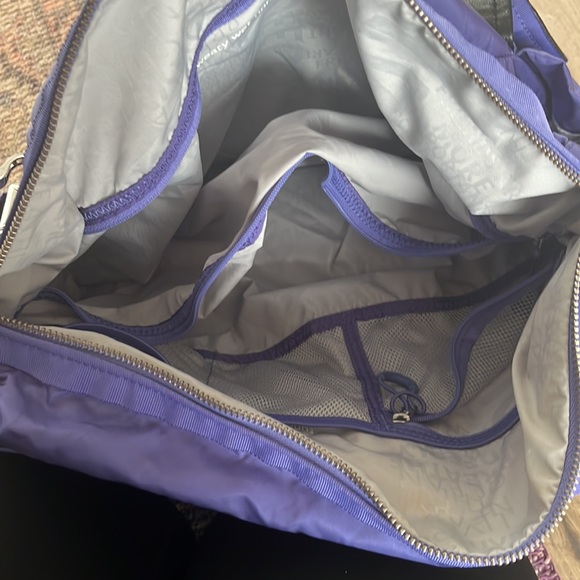 Lululemon Triumphant Purple Ruffled Gym Tote Duffel Travel Handbag Shoulder Bag - Picture 10 of 14